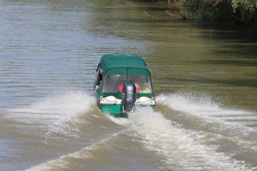 Speedboat